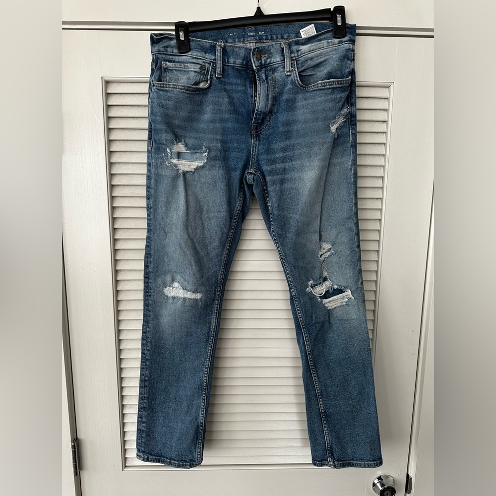 Distressed Old Navy Men’s Jeans
